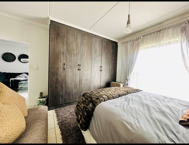 3 BEDROOM APARTMENT TO LET IN MODDERFONTEIN